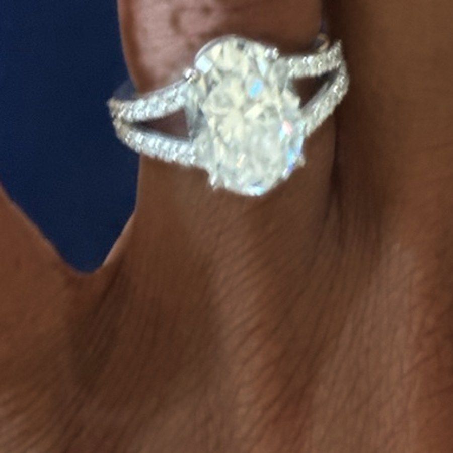 Finished oval split shank ring, close view
